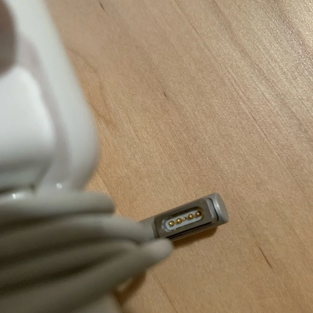 Apple 45W MagSafe Charger